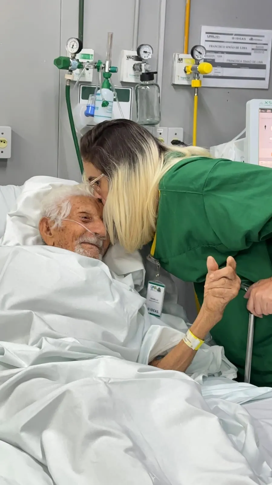 Amizade nasceu após internamento hospitalar necessário por causa de uma pneumonia