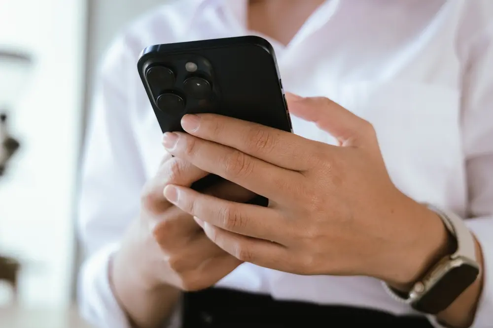 Imagem da notícia: MPCE investiga possíveis práticas abusivas financeiras no bloqueio de celulares por falta de pagamento