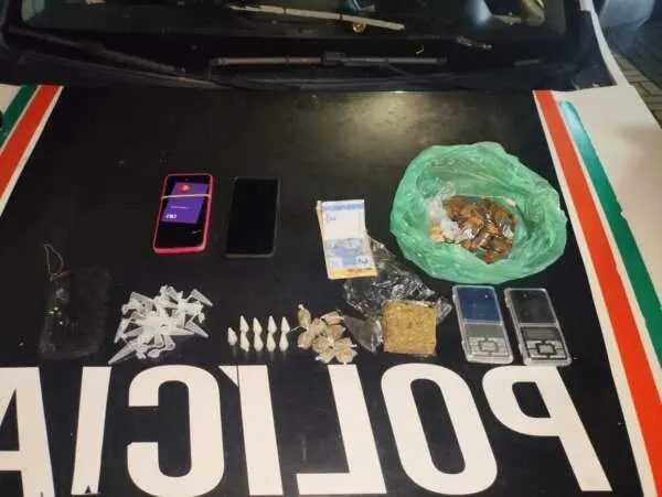 Imagem da notícia: Homem é preso em flagrante por vender drogas em via pública de Caucaia, na Grande Fortaleza