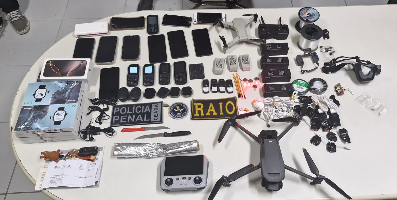 Imagem da notícia: Suspeitos de tentar transportar celulares para membros de facção são presos no Ceará