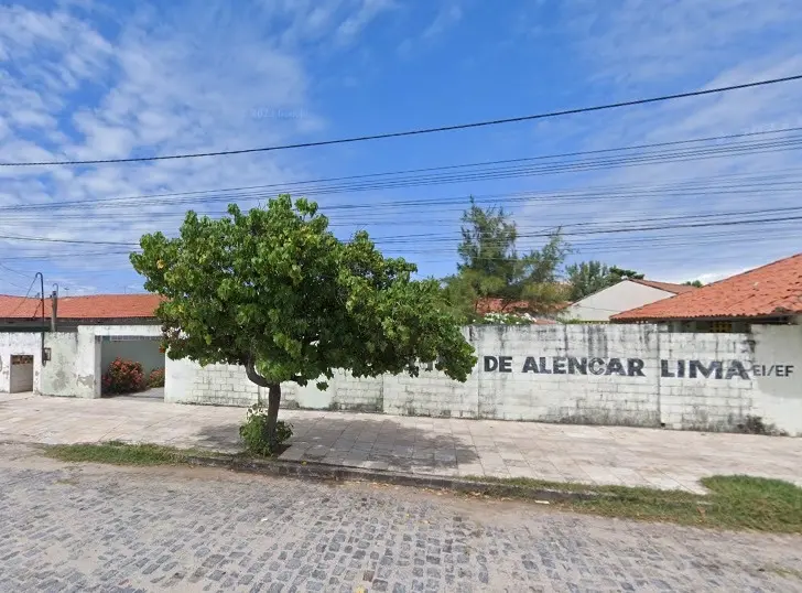 Imagem da notícia: Menino de 11 anos desaparecido após sair de escola em Fortaleza é encontrado no Centro