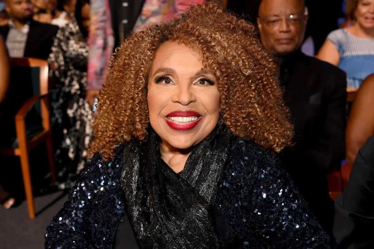 Imagem da notícia: Morre Roberta Flack, cantora do hit 'Killing me Softly', aos 88 anos