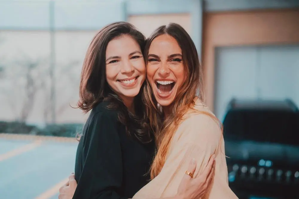 Imagem da notícia: ‘Milagre do Destino’, filme inspirado na história da jornalista Marina Alves, estreia na TV aberta e deve emocionar