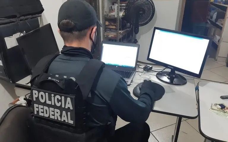 Imagem da notícia: Servidor do INSS é investigado pela Polícia Federal no Ceará por fraude em concessão de benefícios