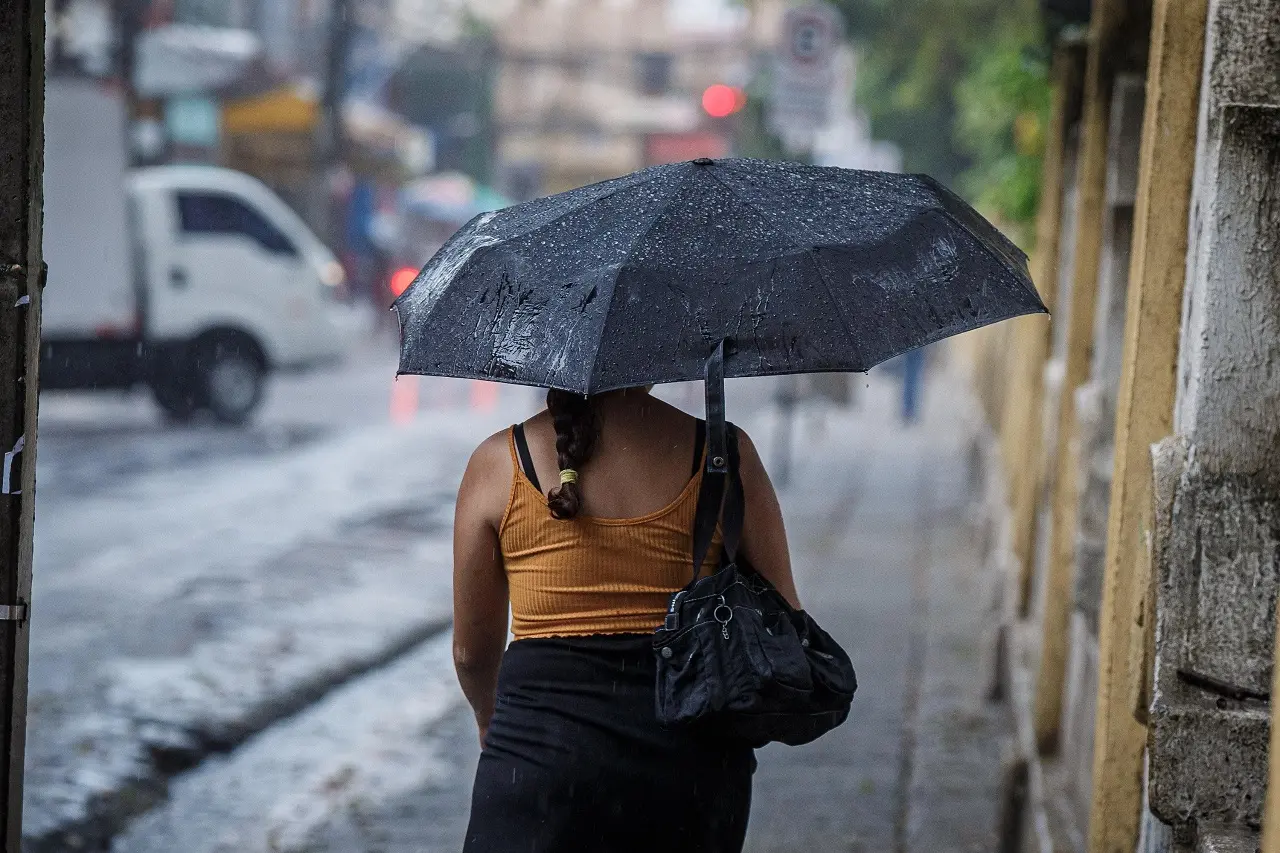 Imagem da notícia: Fortaleza e pelo menos mais 6 cidades do CE registram mais de 100mm de chuva; veja locais
