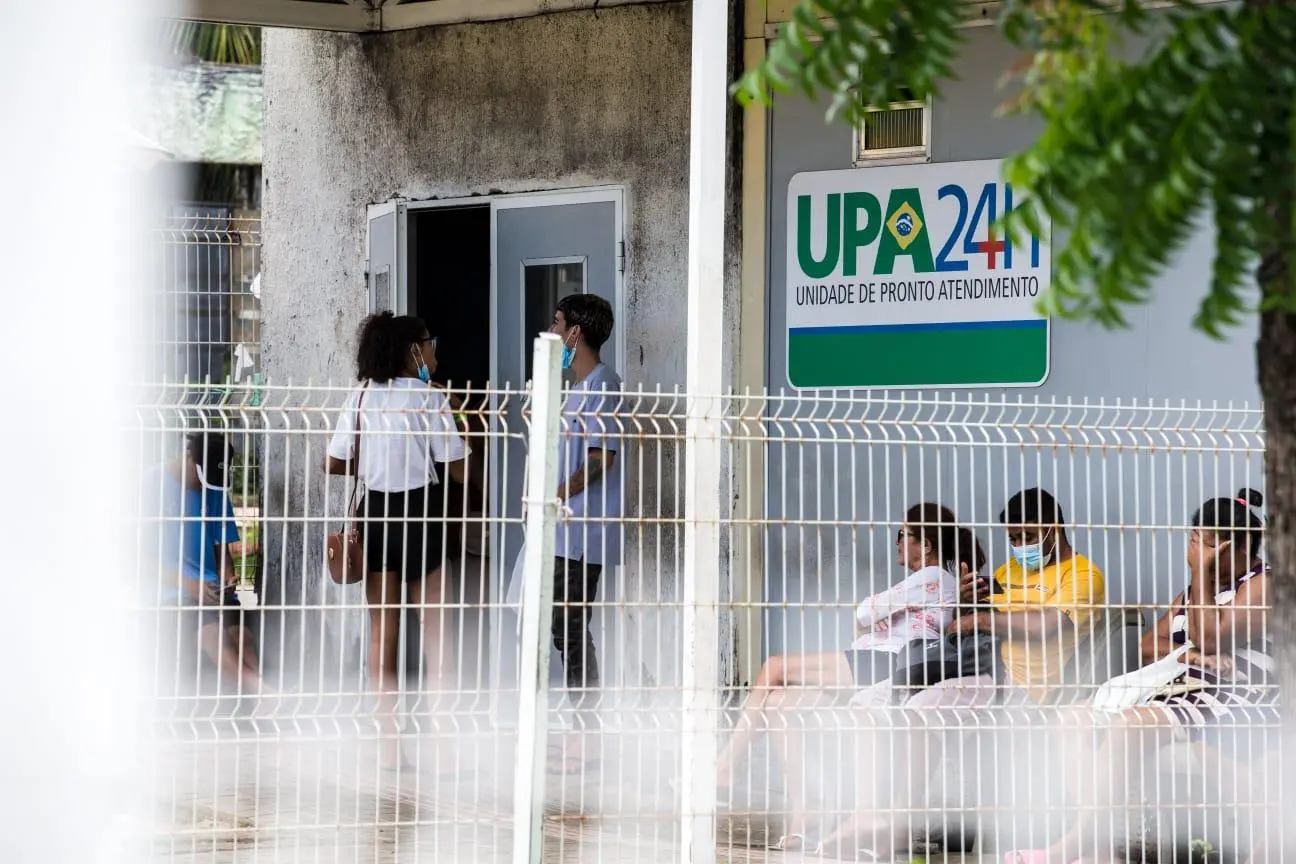 Imagem da notícia: Jovens são maioria entre 2,5 mil atendimentos por síndromes gripais nas UPAs de Fortaleza; veja cuidados