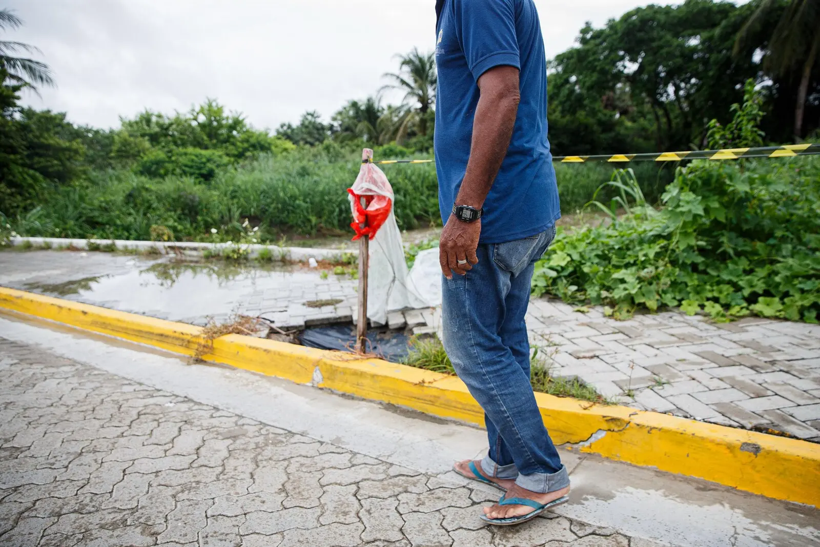 Imagem da notícia: Avenida em cidade da Grande Fortaleza está ‘na iminência de desabar’ e é interditada pela prefeitura