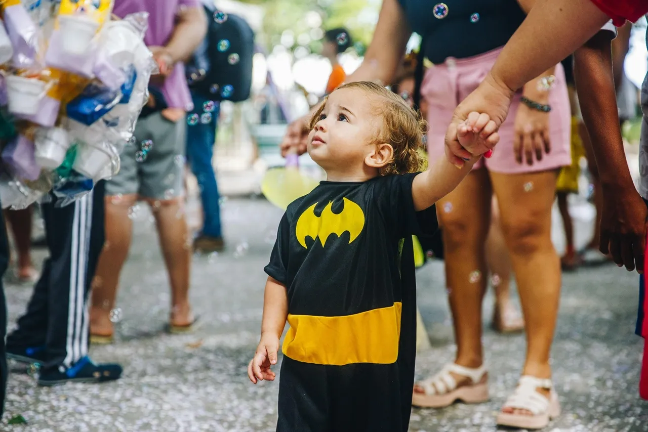 Batman foi um dos super-heróis avistados no polo carnavalesco