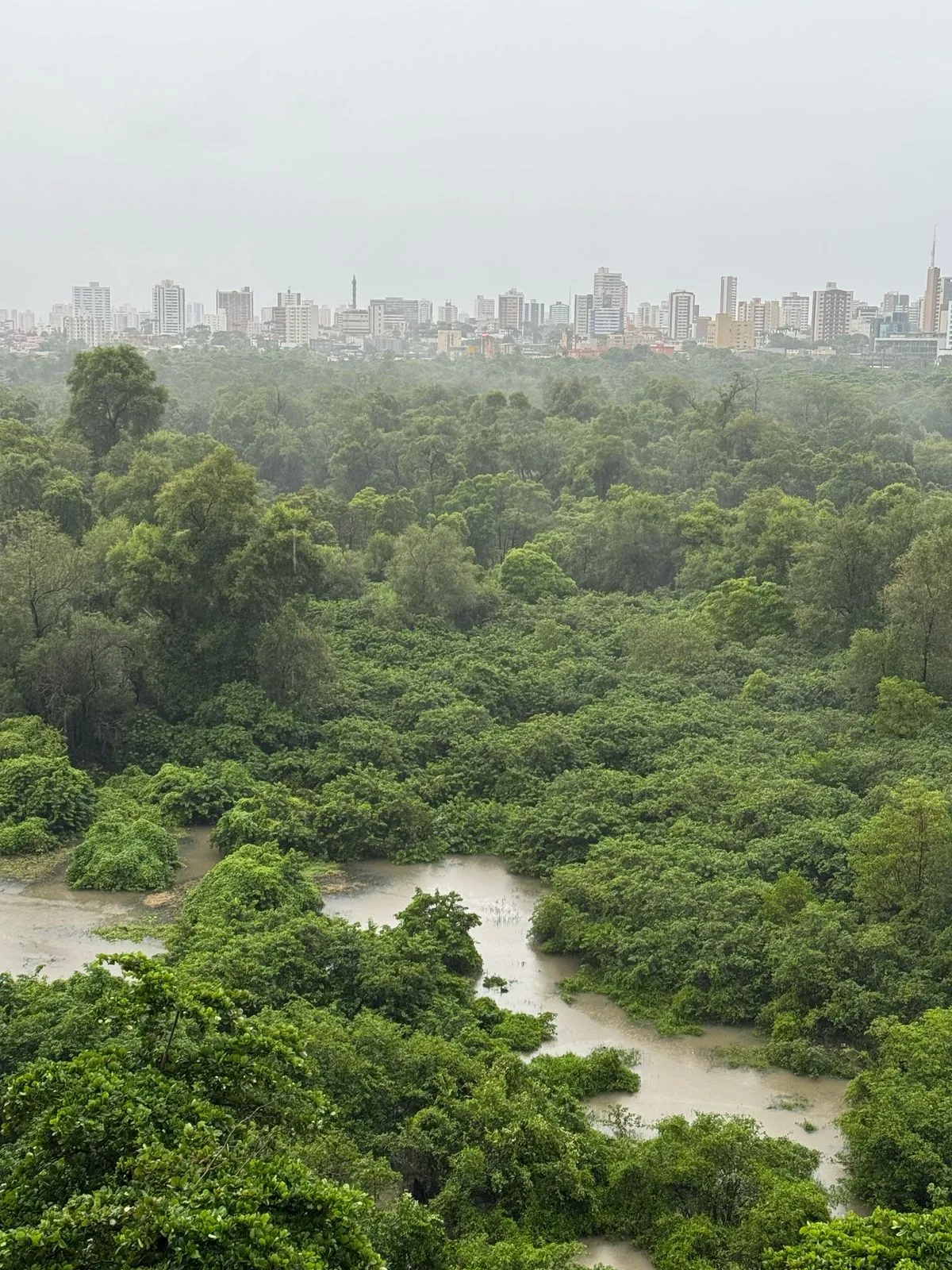 Fortaleza teve dois postos com volume superior a 100mm