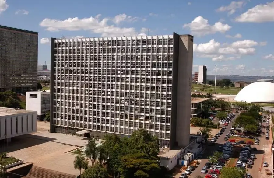 Imagem da notícia: Inscrições para concurso do STM, com vagas em Fortaleza e salários de até R$ 14,8 mil, encerram nesta sexta (28)