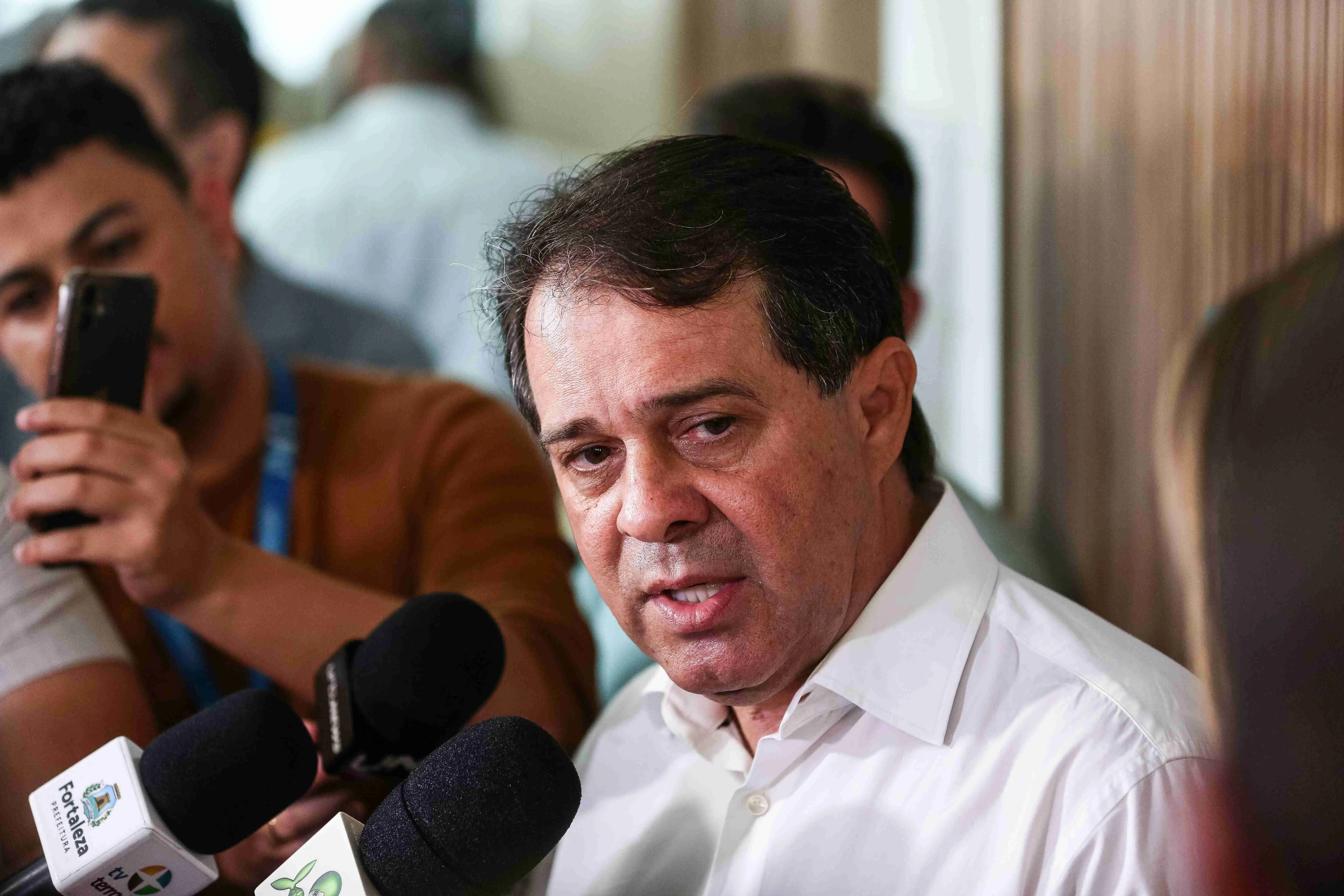 Imagem da notícia: Evandro envia reforma administrativa para Câmara de Vereadores; veja o que muda na estrutura da prefeitura