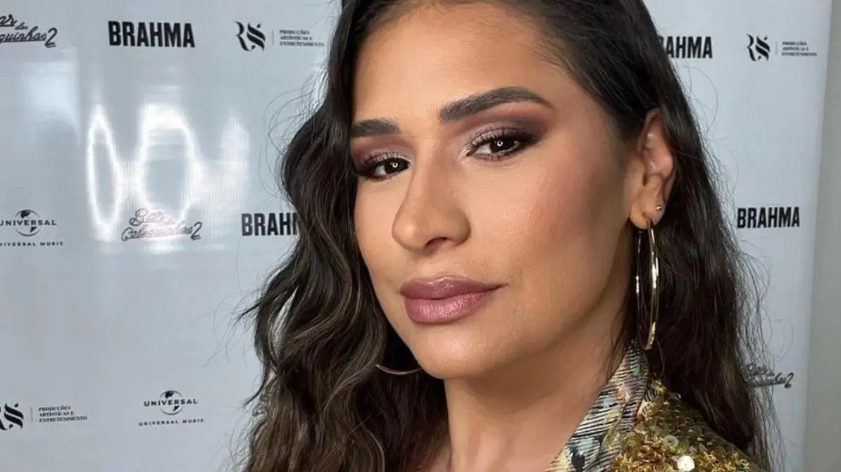 Imagem da notícia: Batizada em igreja evangélica, Simone Mendes é alvo de críticas de pastor por cantar funk