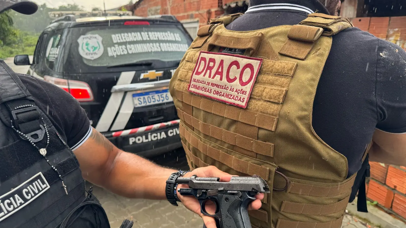Imagem da notícia: Polícia prende suspeitos de ataques a empresas de internet no Ceará