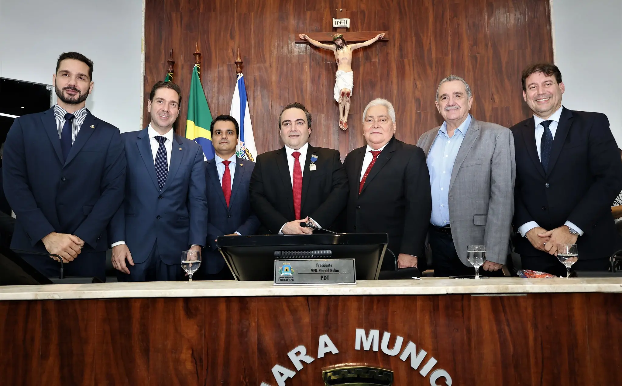 Imagem da notícia: PSDB, Podemos e Solidariedade avaliam fusão e podem mexer com o equilíbrio de força partidária no Ceará