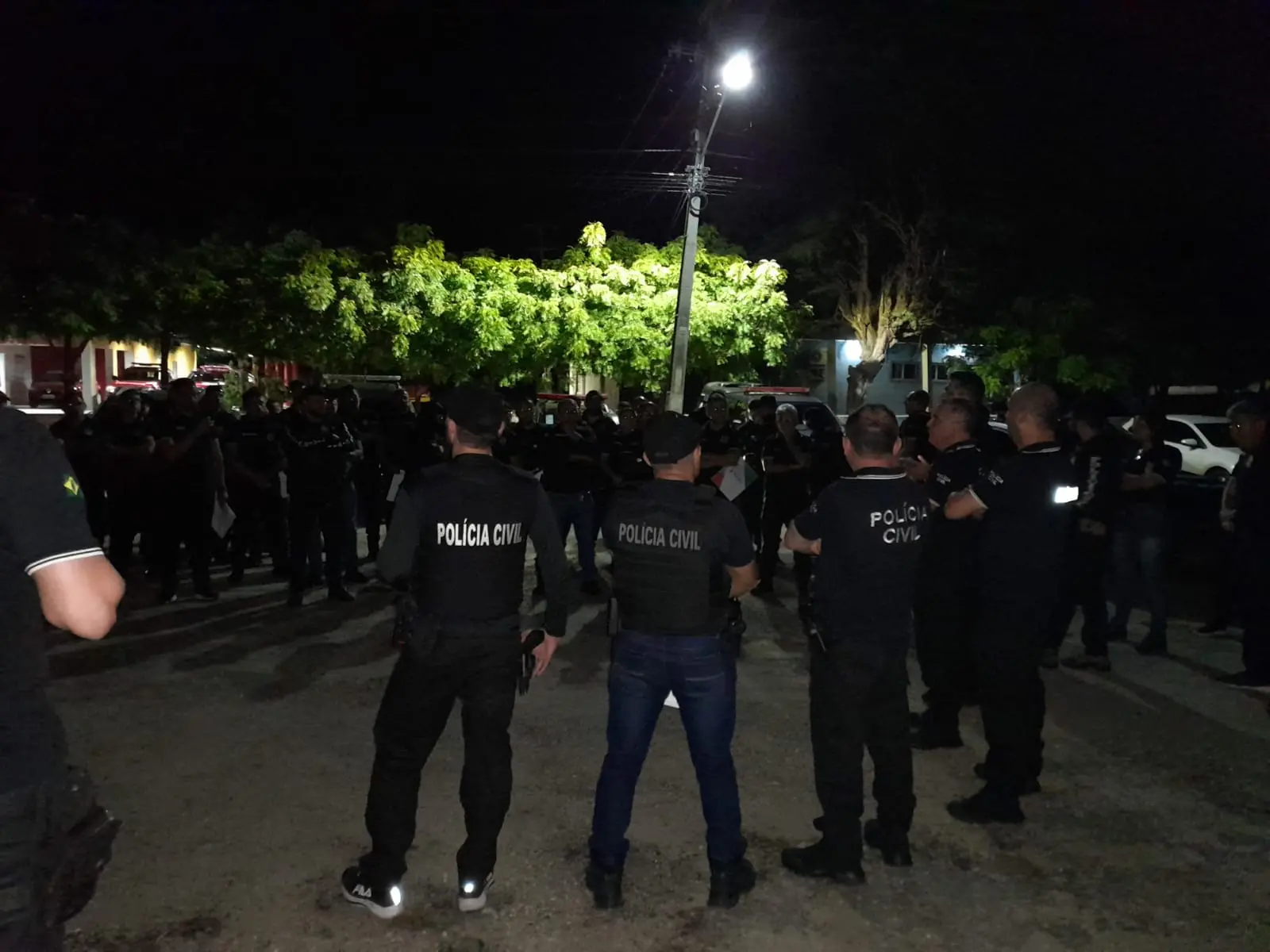 Imagem da notícia: Polícia prende novos suspeitos de envolvimento em ataque a provedores de internet no Ceará