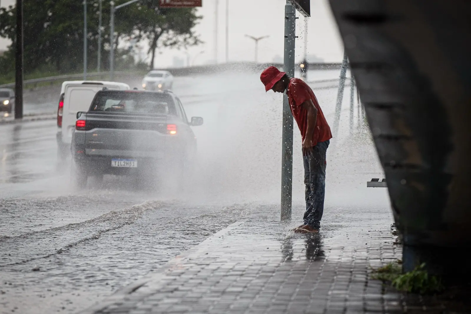 Imagem da notícia: Chuvas intensas e ventos de até 100 km/h devem atingir 158 cidades do Ceará; confira locais