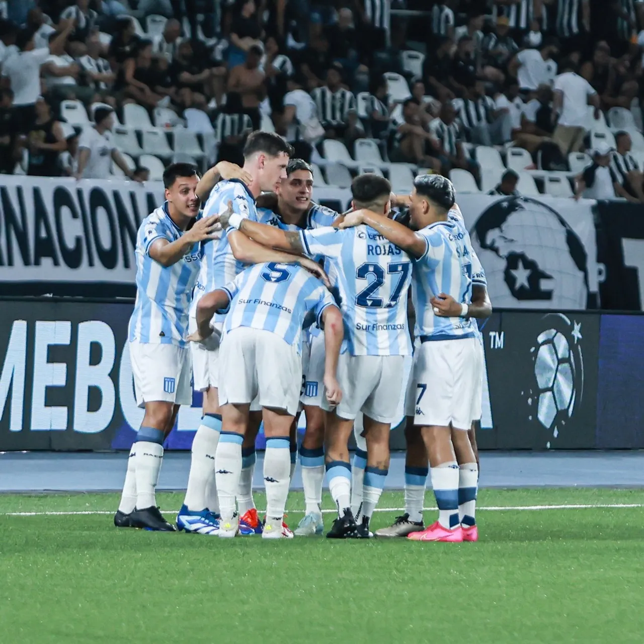 O Racing foi campeão da Recopa diante do Botafogo