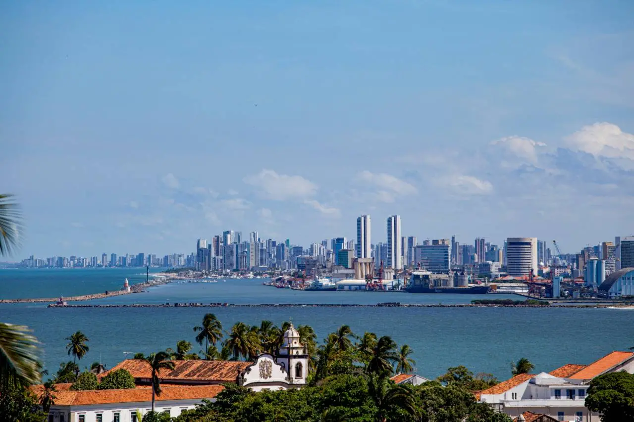 Imagem da notícia: Após lotarem Salvador e Porto Seguro, argentinos poderão 'invadir' Recife como novo voo; mas e o Ceará?