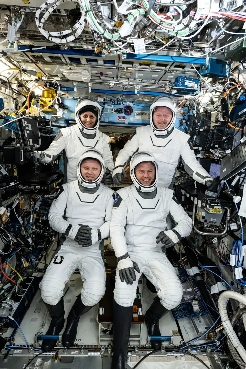 Imagem da notícia Acompanhe ao vivo o retorno dos astronautas 'presos' no espaço pela Nasa