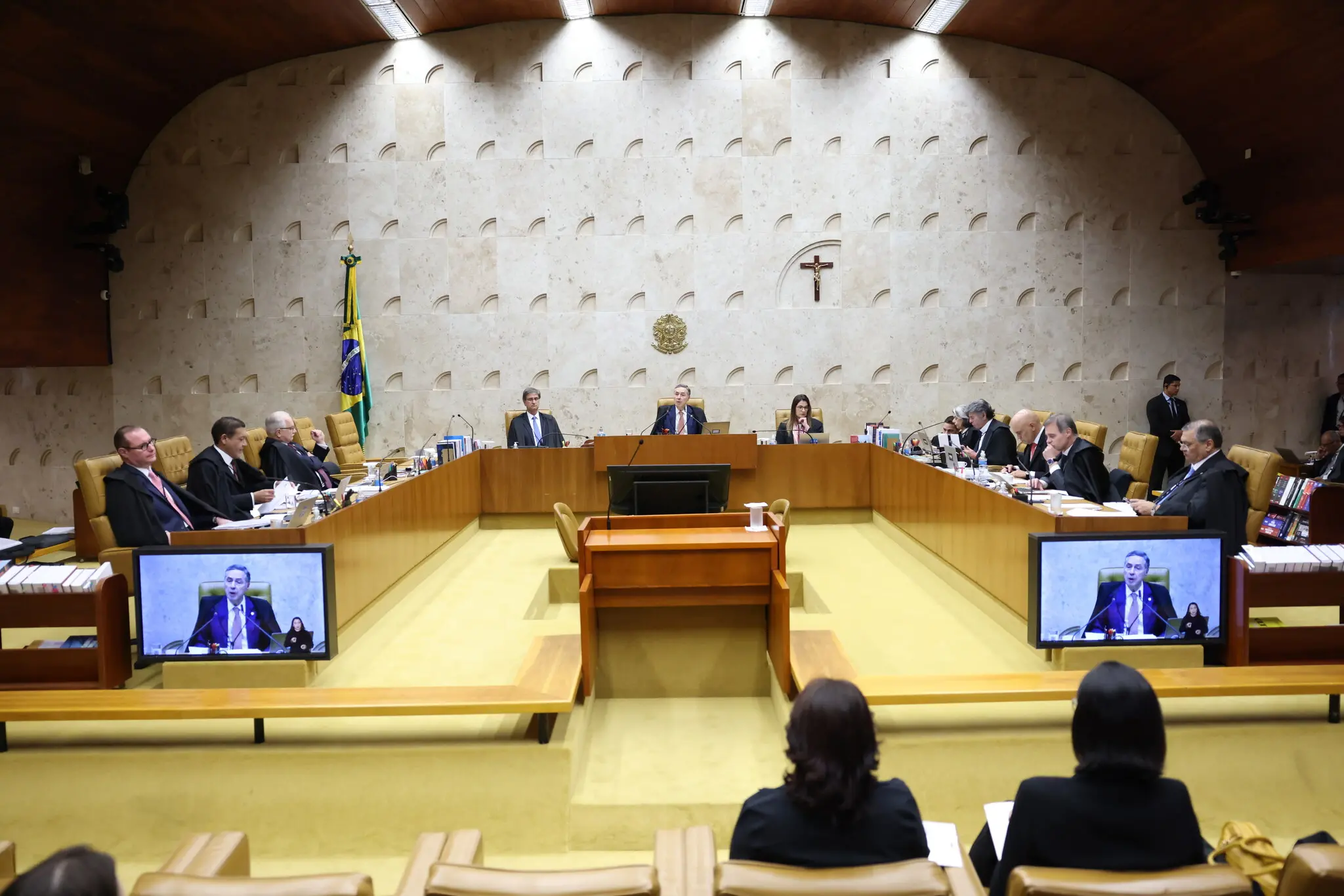 Imagem da notícia: STF forma maioria para manter Moraes, Dino e Zanin em julgamento de Bolsonaro e outros acusados por tentativa de golpe