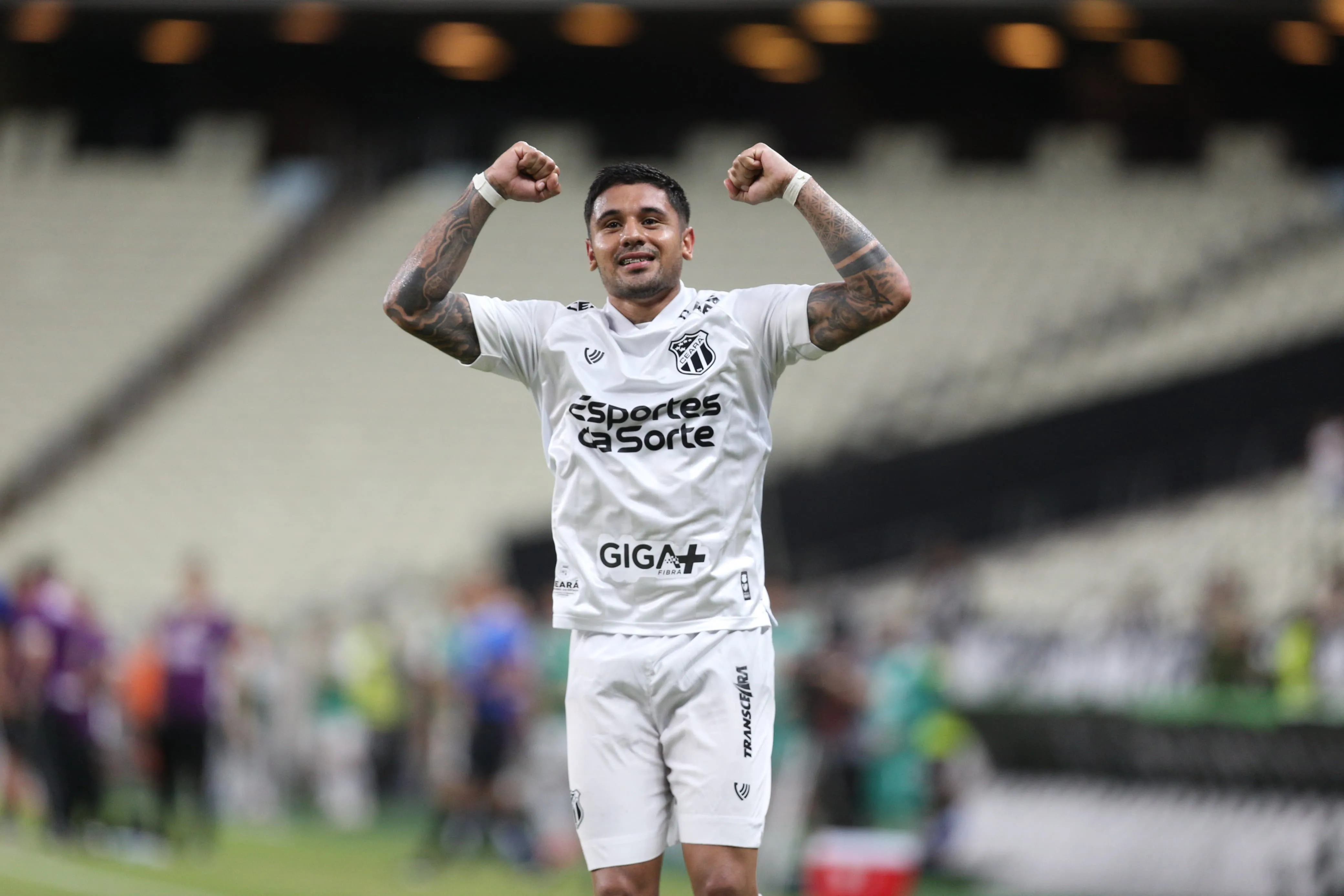 Galeano comemora gol do Ceará contra a Juazeirense