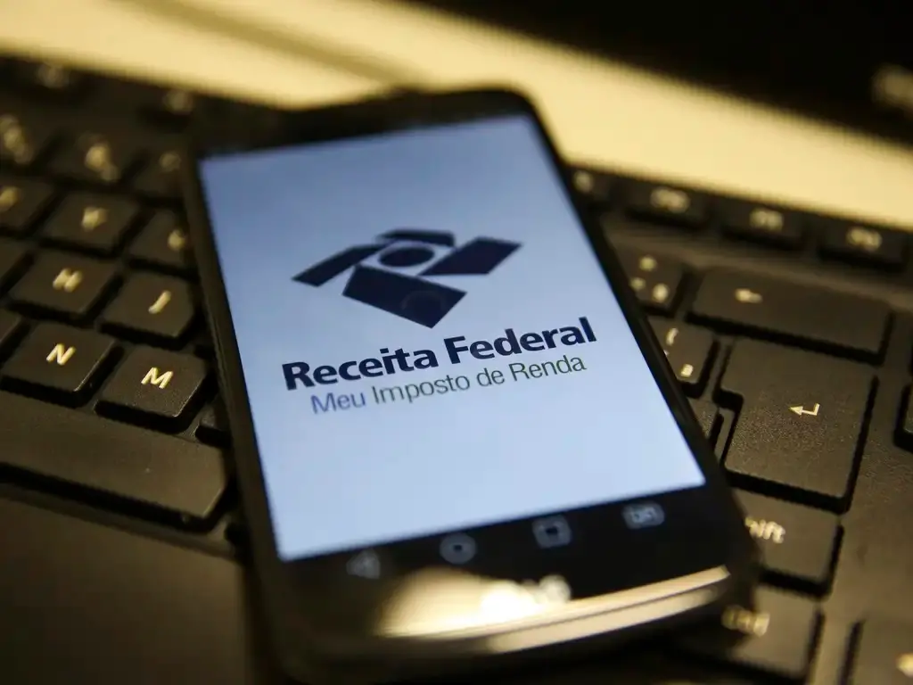 Imagem da notícia: Imposto de Renda 2025: veja quem não precisa enviar declaração para a Receita Federal