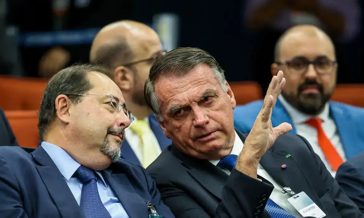 Imagem da notícia: Assista ao vivo julgamento de Bolsonaro na 1ª Turma do STF