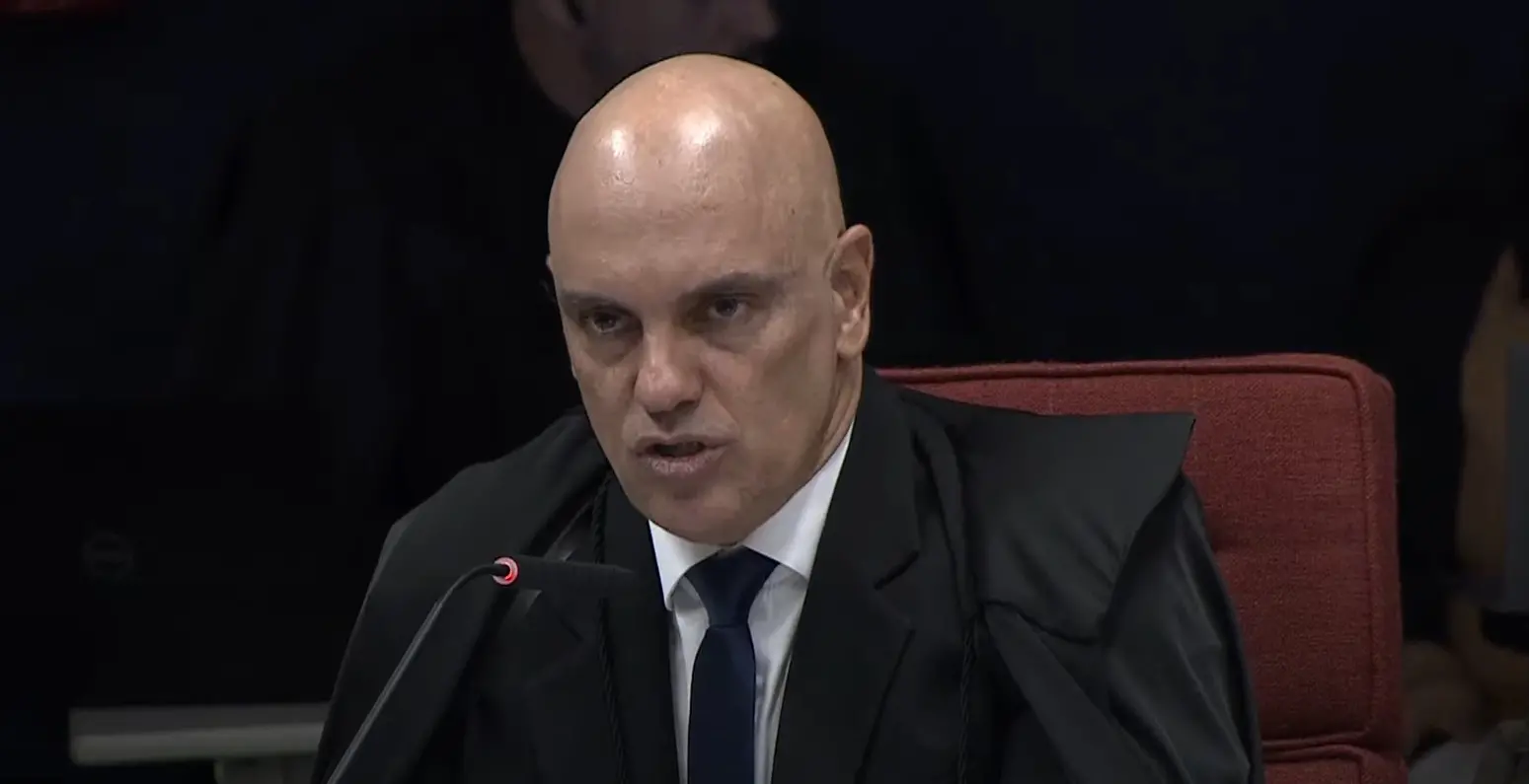 Imagem da notícia: Moraes vota para tornar Bolsonaro e outros sete denunciados réus no STF; acompanhe
