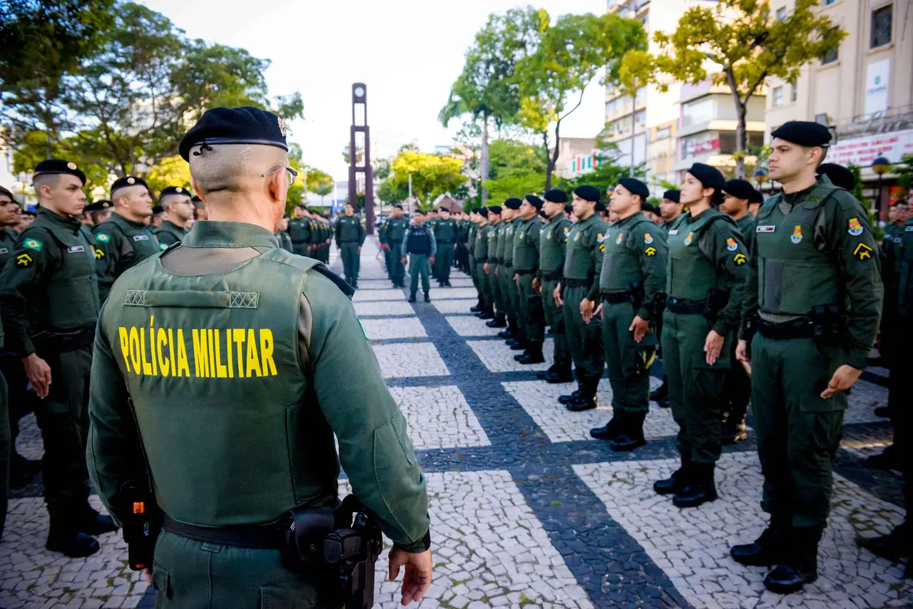 Imagem da notícia: Alece aprova aumento do número de vagas de promoção a tenente-coronel para policiais militares e bombeiros