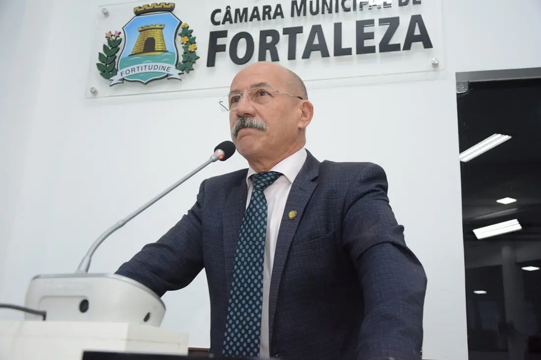 Imagem da notícia: Instalação do Conselho de Ética testa resposta da Câmara de Fortaleza a polêmicas de vereador do PL