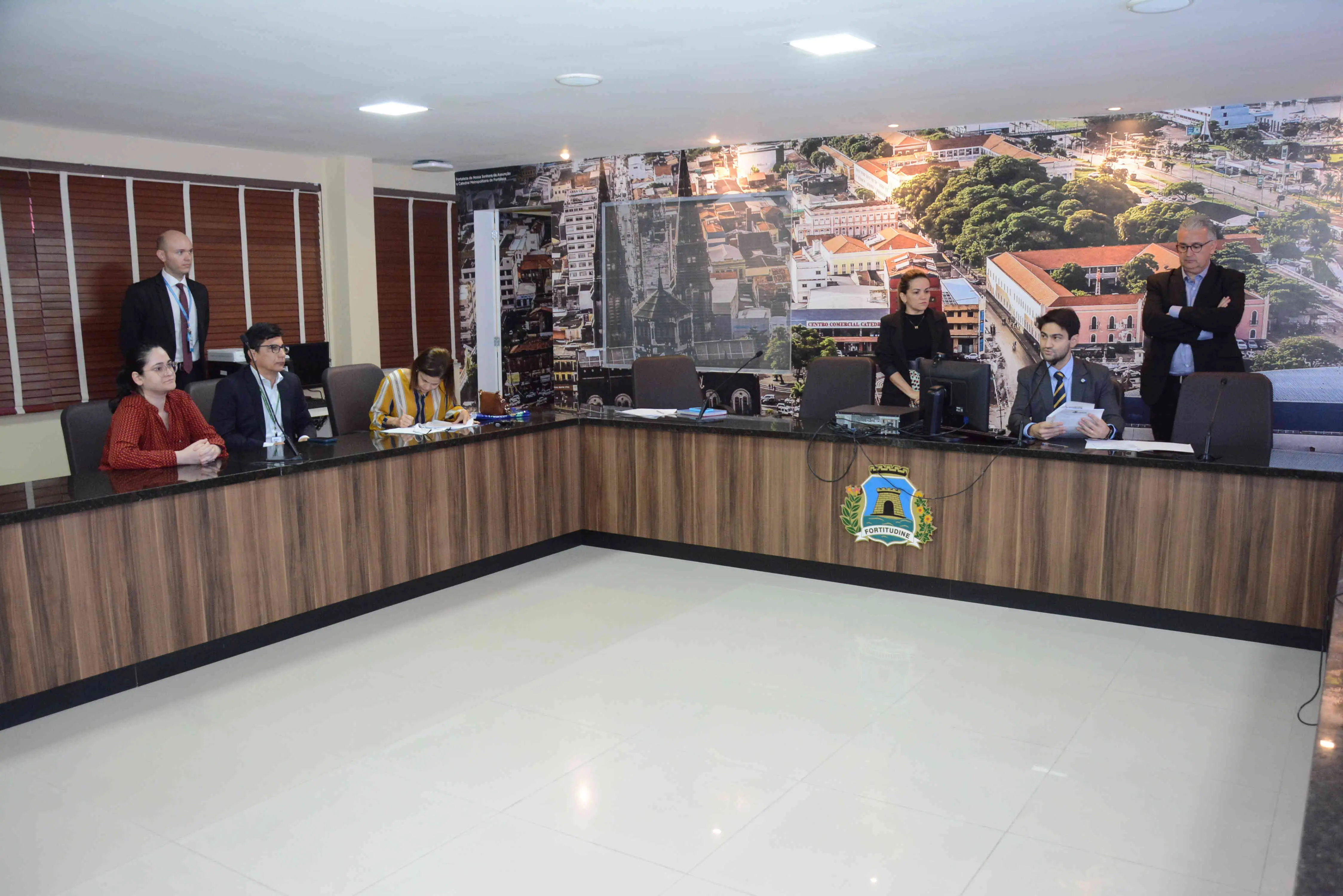 Imagem da notícia: Parlamentares que integraram CPI da Enel na Câmara de Fortaleza não recomendam renovação da concessão