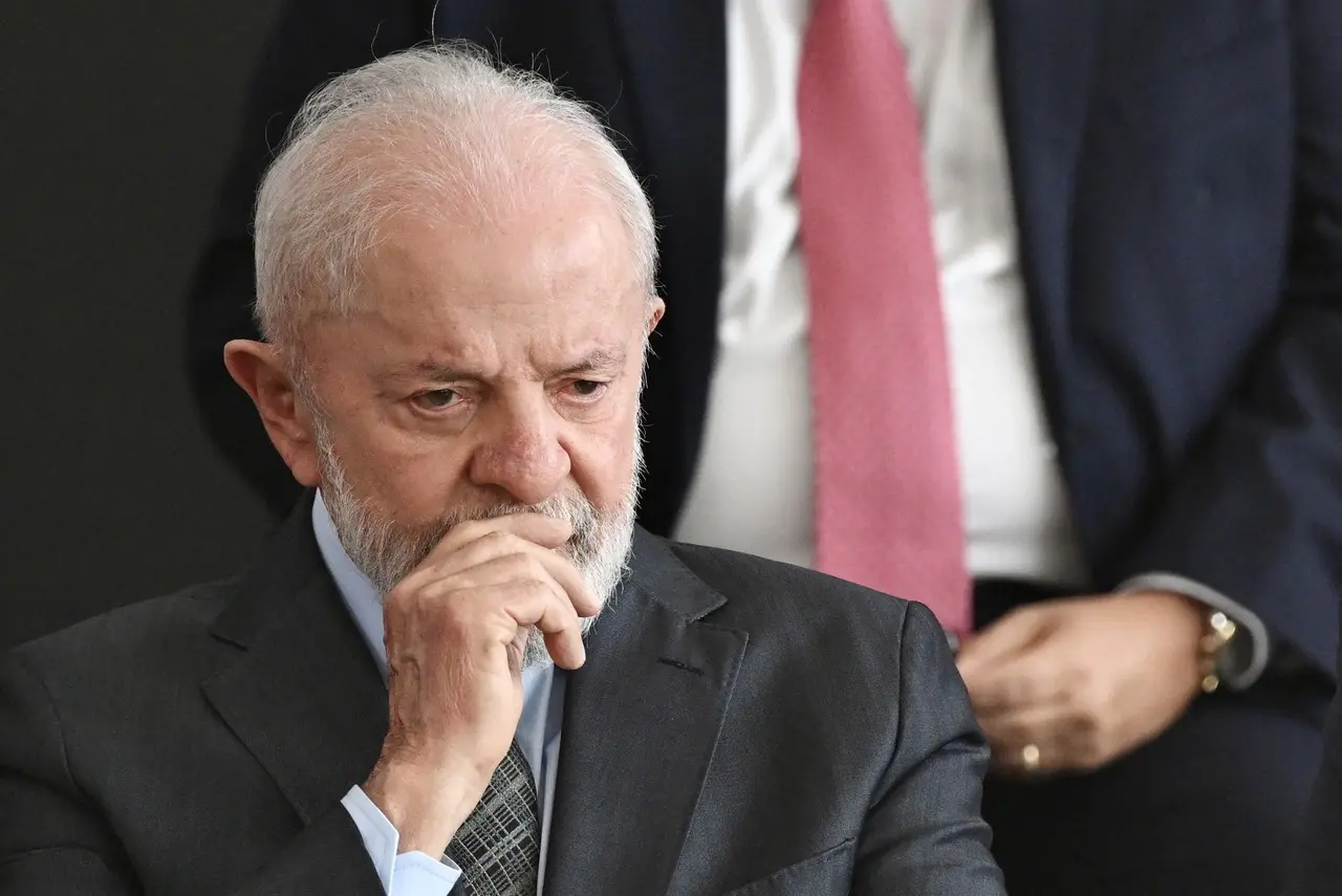 Imagem da notícia: Aprovação de Lula cai e desaprovação atinge pior índice desde o início do governo, diz pesquisa