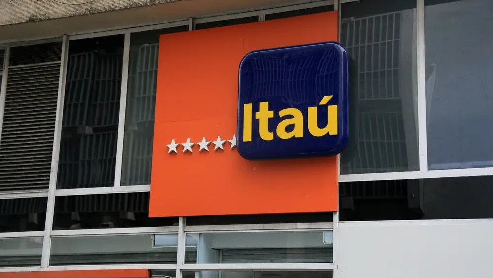 Imagem da notícia: Itaú é multado em R$ 600 mil por falhas de segurança que permitiram empréstimos fraudulentos