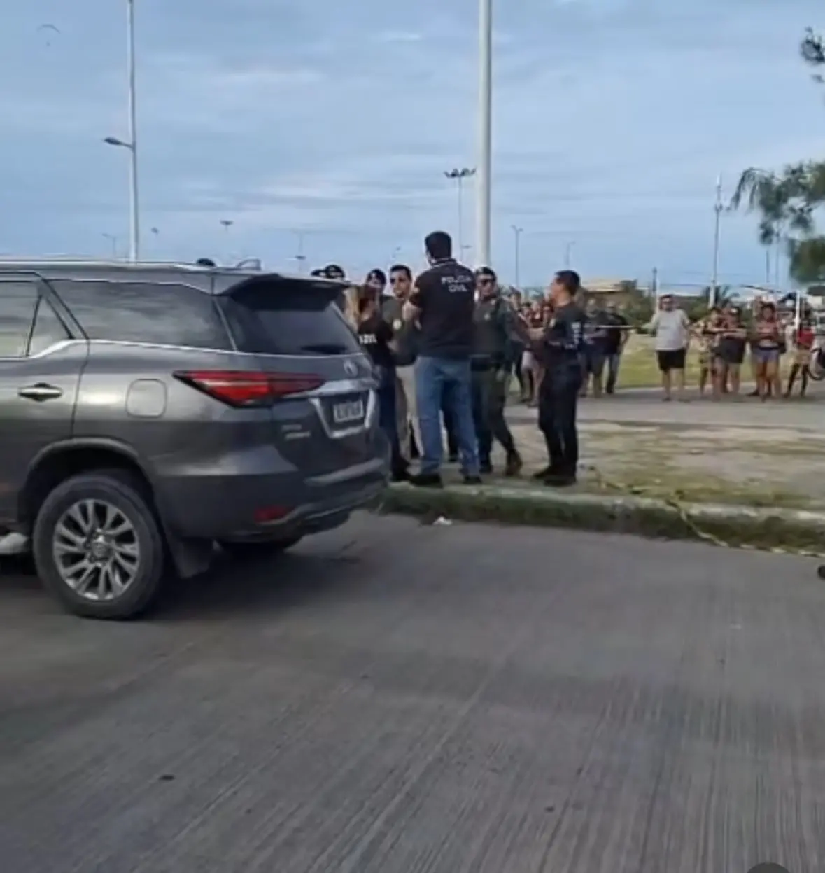 Imagem da notícia:  Empresários assassinados em Hilux na Praia do Futuro eram envolvidos com 'casas de apostas'; dois suspeitos são presos