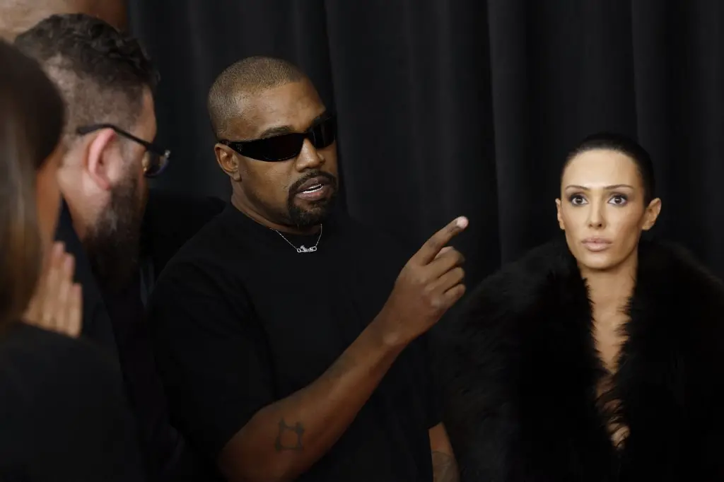 Imagem da notícia: Kanye West revela em nova música ter sido abandonado por Bianca Censori após falas problemáticas no X