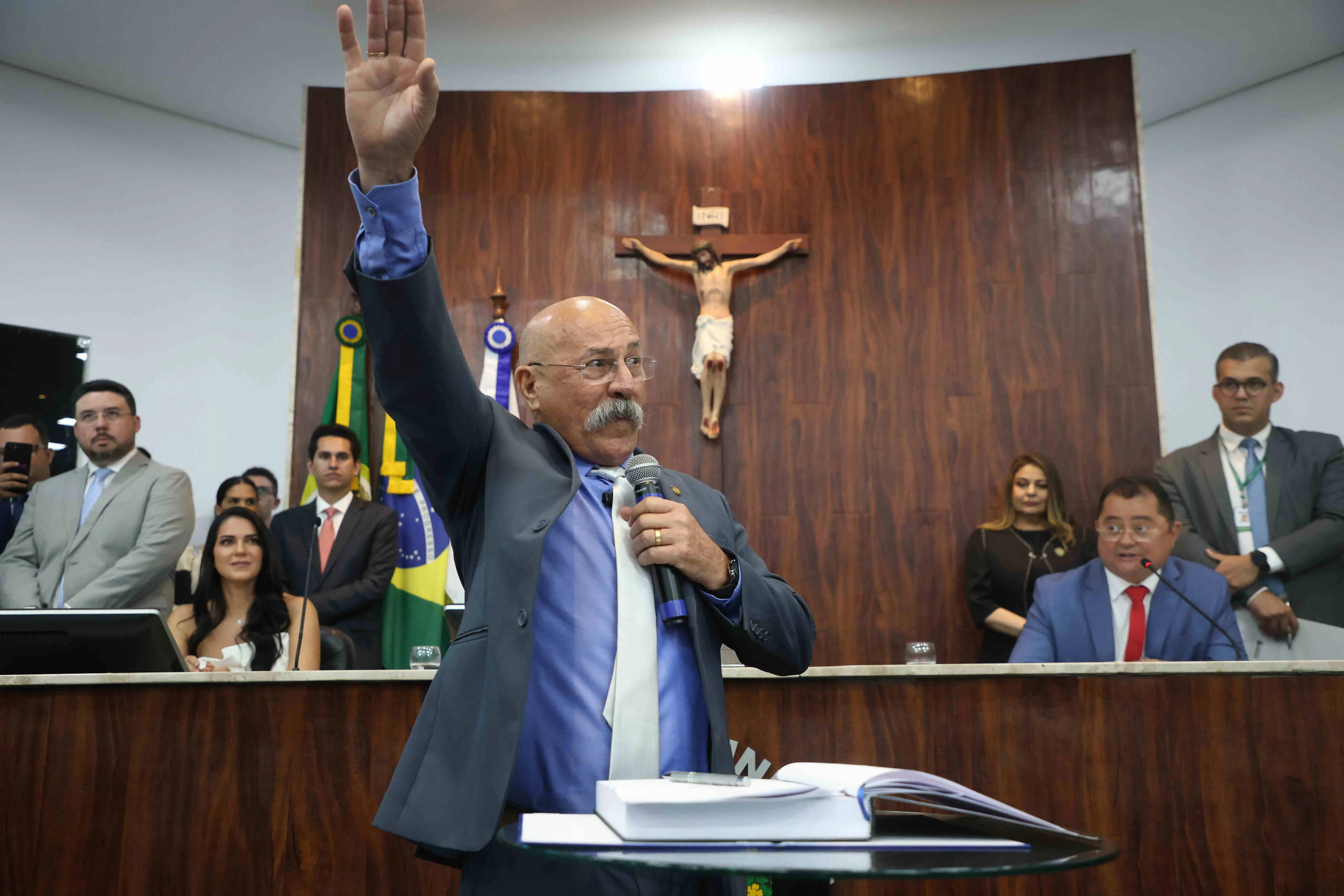 Imagem da notícia: Multa de Inspetor Alberto por ofensas a Evandro Leitão vai para Santa Casa de Misericórdia de Fortaleza