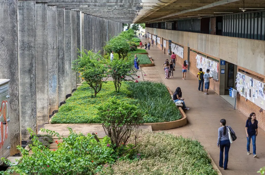 Imagem da notícia: UnB publica edital para concurso com salário de até R$ 4.967 com vagas para níveis médio e superior