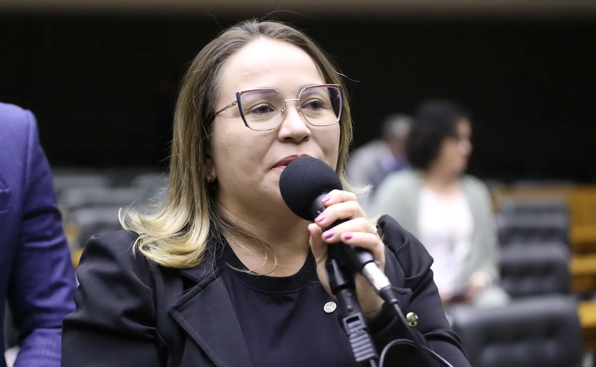 Imagem da notícia: Suplência do PDT ocupada por Enfermeira Ana Paula na Câmara dos Deputados é questionada na Justiça Eleitoral