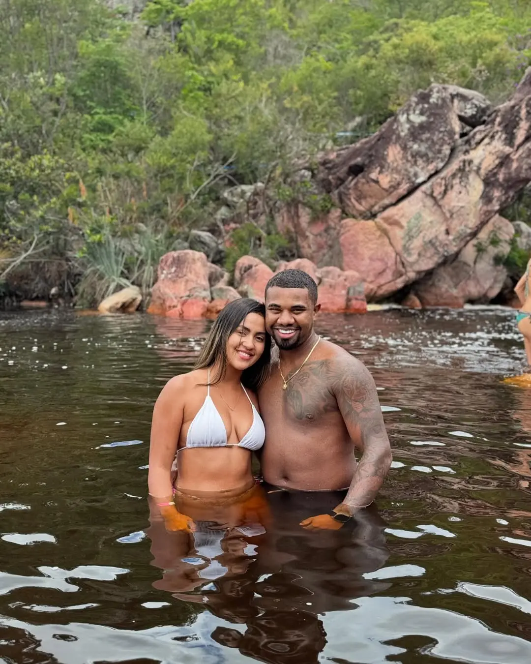 Imagem da notícia: Após anunciar que vai ser pai, Davi Brito revela que namorada pediu um tempo na relação