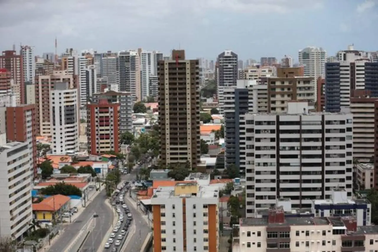 Vista aérea de prédios em Fortaleza