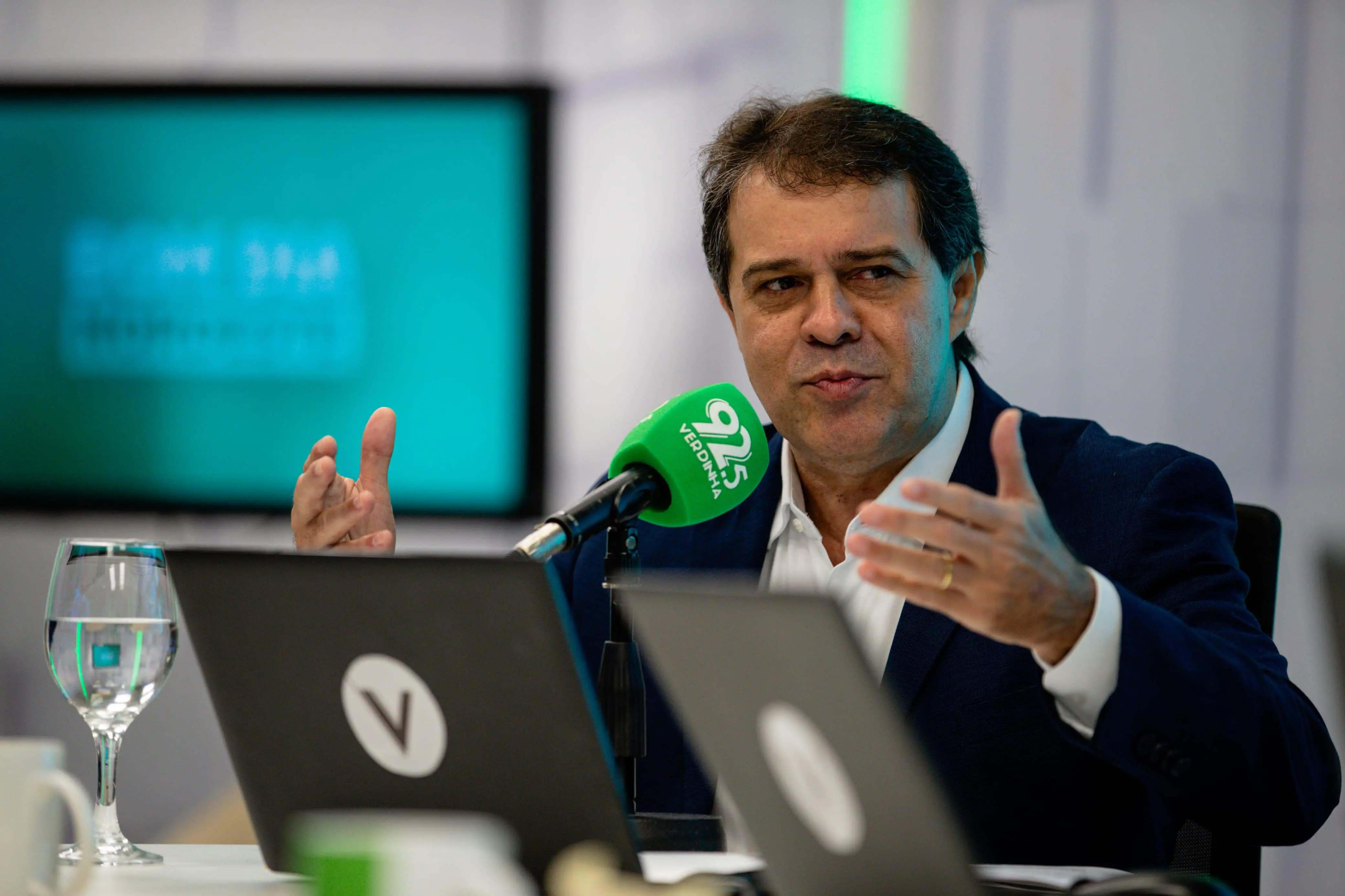Imagem da notícia: Evandro diz que 'informações de HDs da Prefeitura' foram excluídas pela gestão Sarto