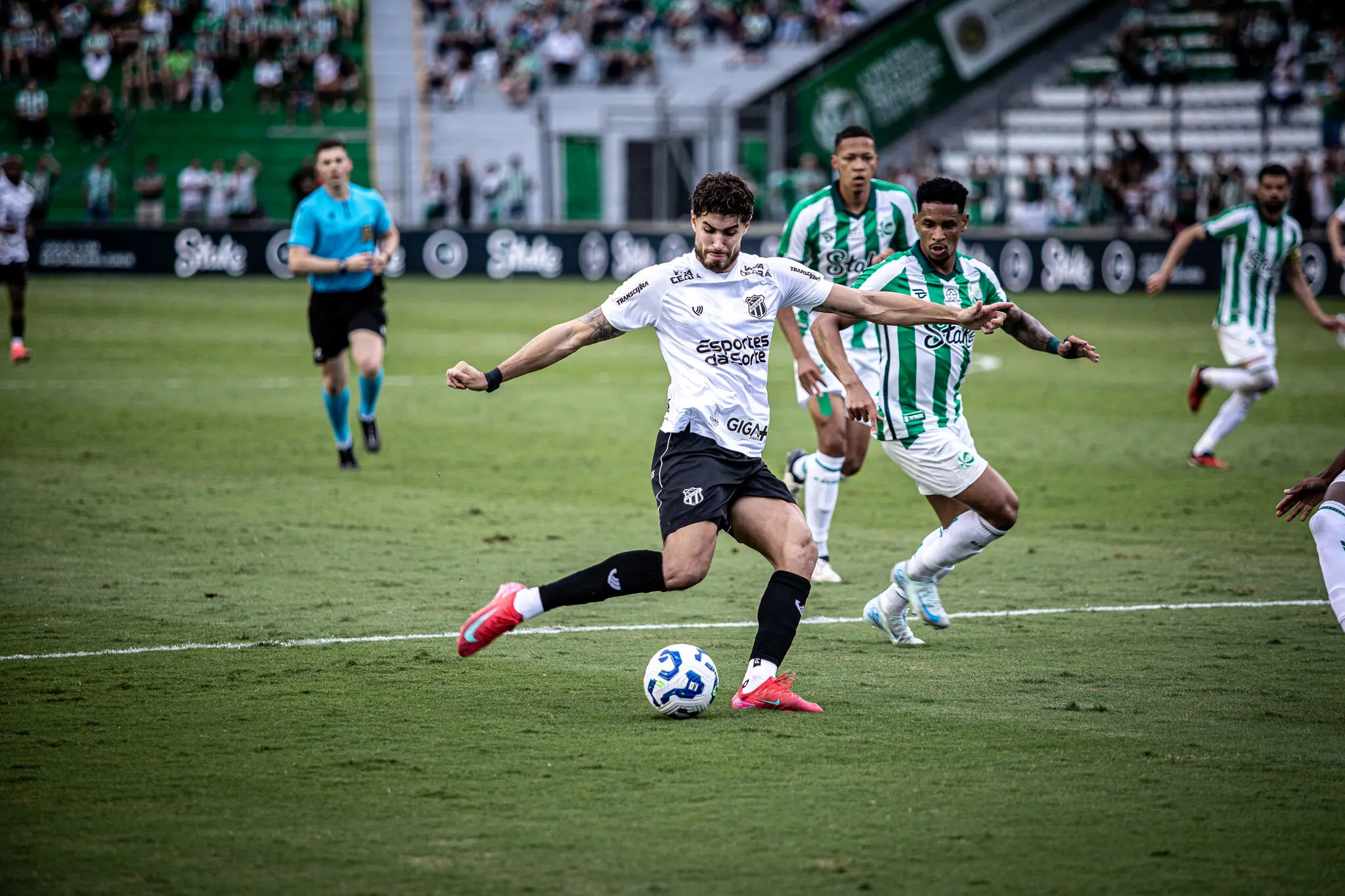 Pedro Raul em jogo do Ceará contra o Juventude