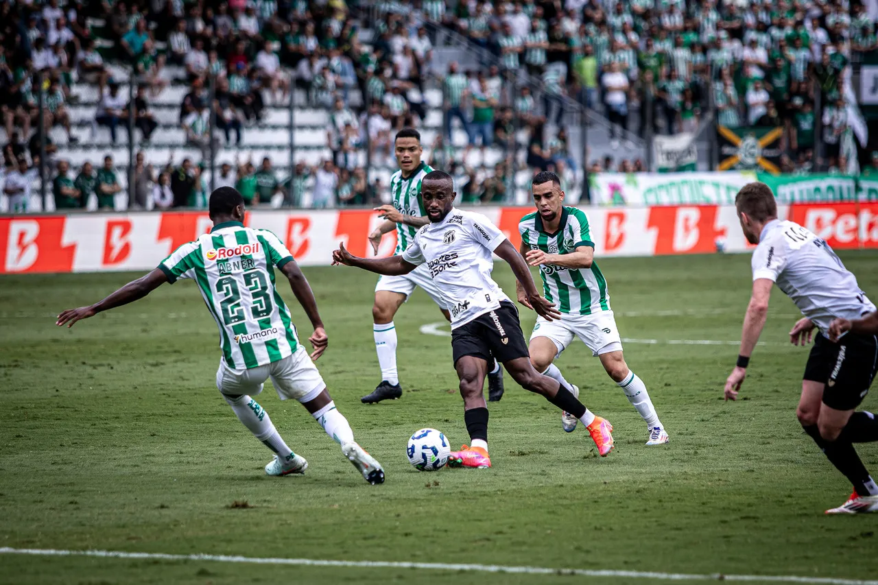 O Ceará fez uma partida abaixo contra o Juventude devido aos desfalques, e precisará de melhores soluções contra o Vasco