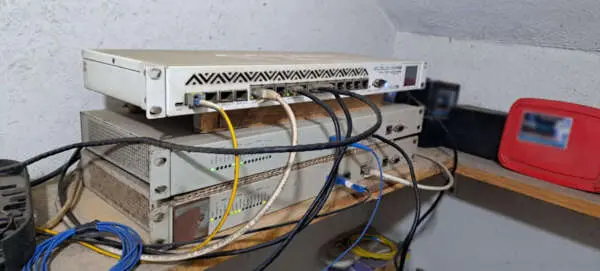 Imagem da notícia: Chega a 51 número de presos por envolvimento em serviços de internet clandestina no Ceará