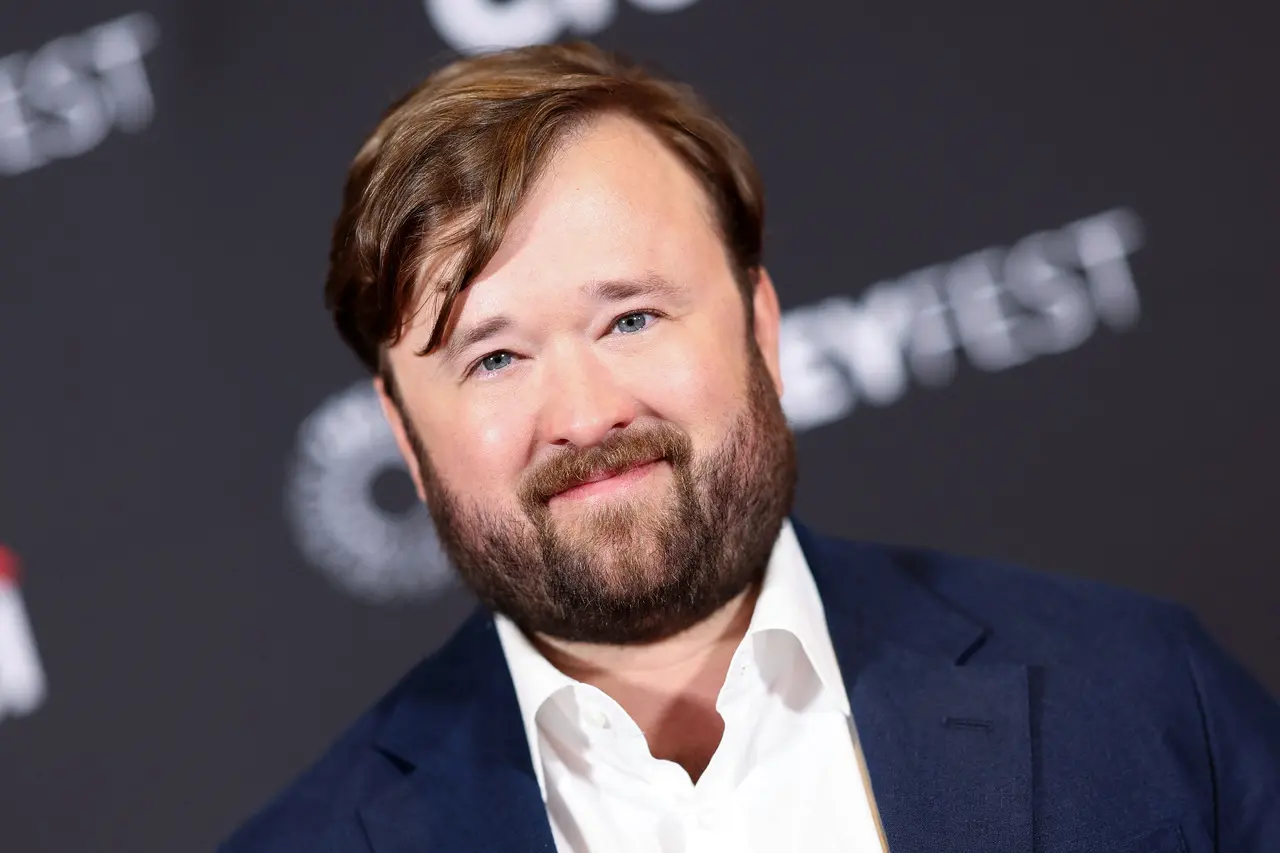 Imagem da notícia: Ator mirim de “O Sexto Sentido”, Haley Joel Osment é preso em resort nos EUA