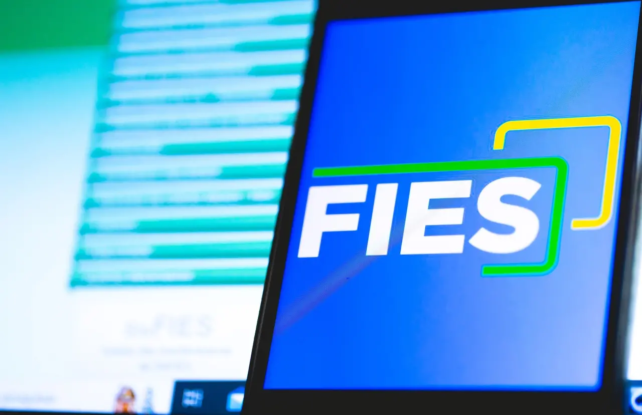 Imagem da notícia: Fies abre inscrições para vagas remanescentes do primeiro semestre nesta terça-feira (22)