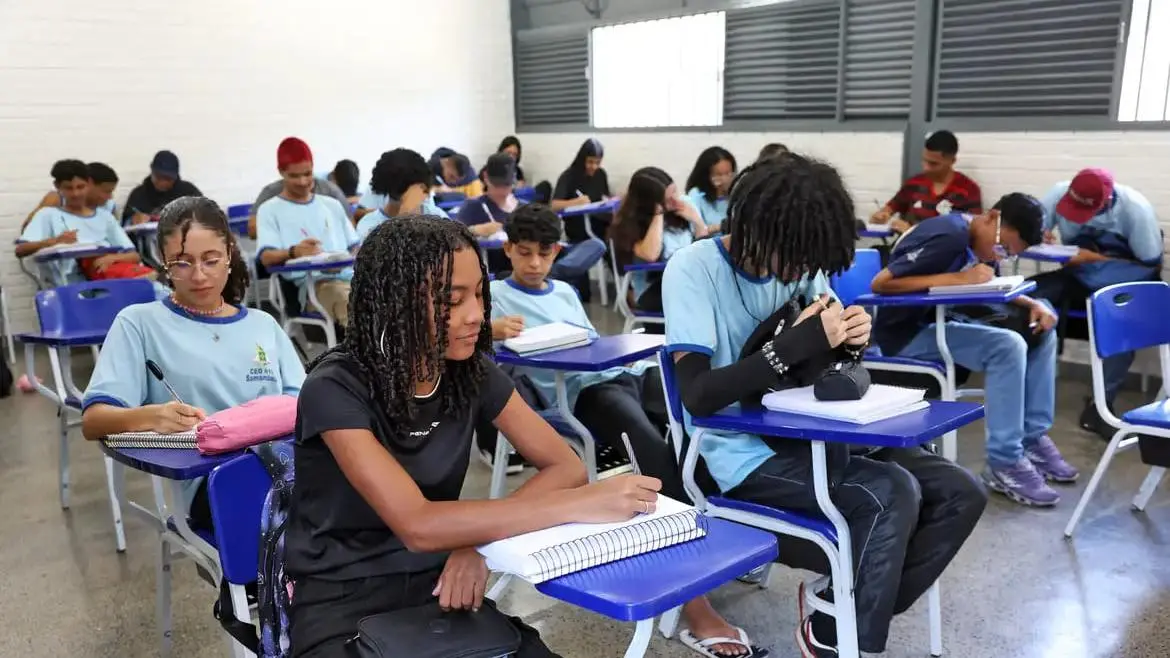 Imagem da notícia: Calendário do Pé-de-Meia: veja datas de pagamentos em abril de 2025