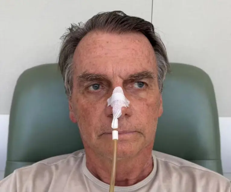 Imagem da notícia: Bolsonaro apresenta 