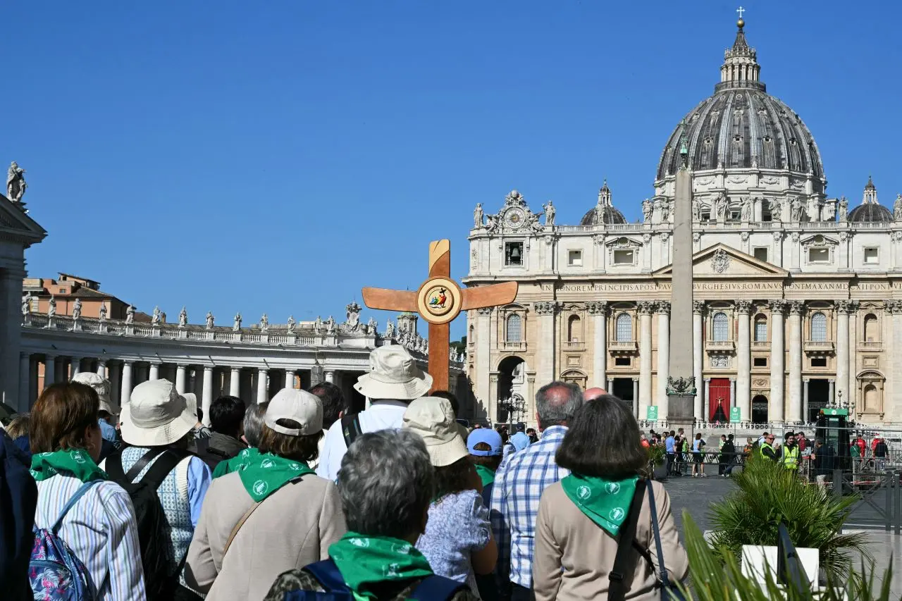Imagem da notícia: Conclave para escolha de novo papa começa no dia 7 de maio, informa Vaticano