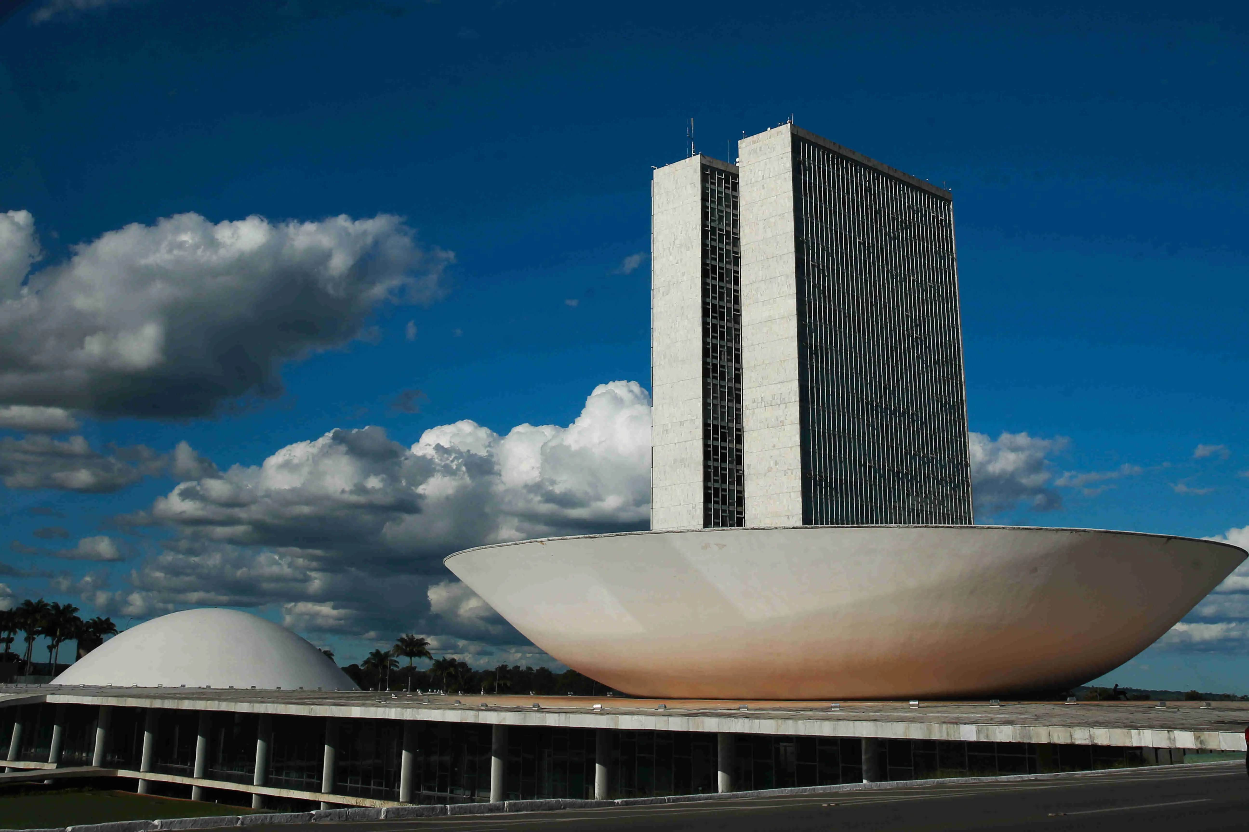 Imagem da notícia: Prefeitos do Ceará articulam, em Brasília, prioridade no pagamento de R$ 1,5 bilhão em emendas
